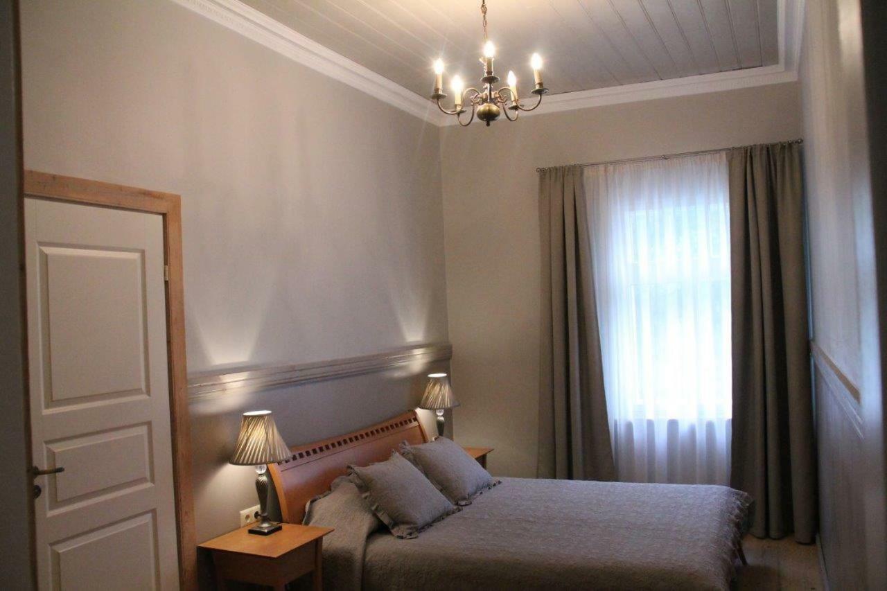 Meke Hotel Mustkalni Exterior foto